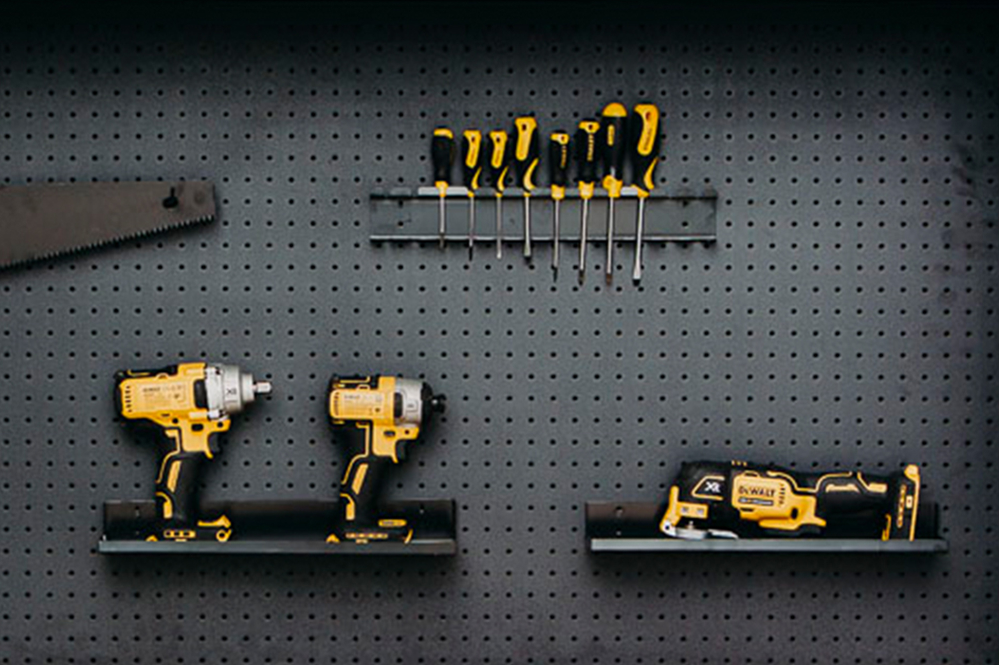 工具を壁に一括管理して、作業効率を劇的に高める